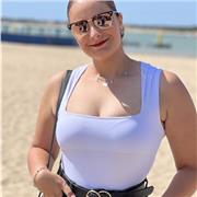 Profesora de todas las asignaturas desde Cádiz. He estudiado Derecho y Administración y Dirección de Empresas (tengo tt. de inglés